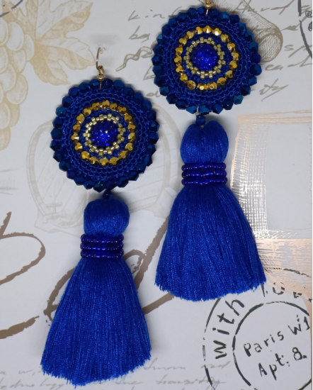 Háčkované  dizajnové náušnice "Kráľovský modrý zafír"